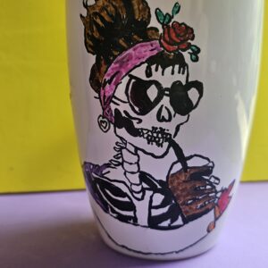 Tasse Skelett mit Kaffee